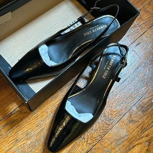 Never worn Kenneth Cole Martha black crinkle patent leather sling back pumps